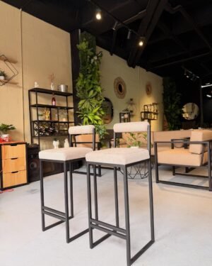 sillas barra bruma 🤍✨industriales, tapizadas y modernas. perfectas para tu cocina o barra 😌 (3)